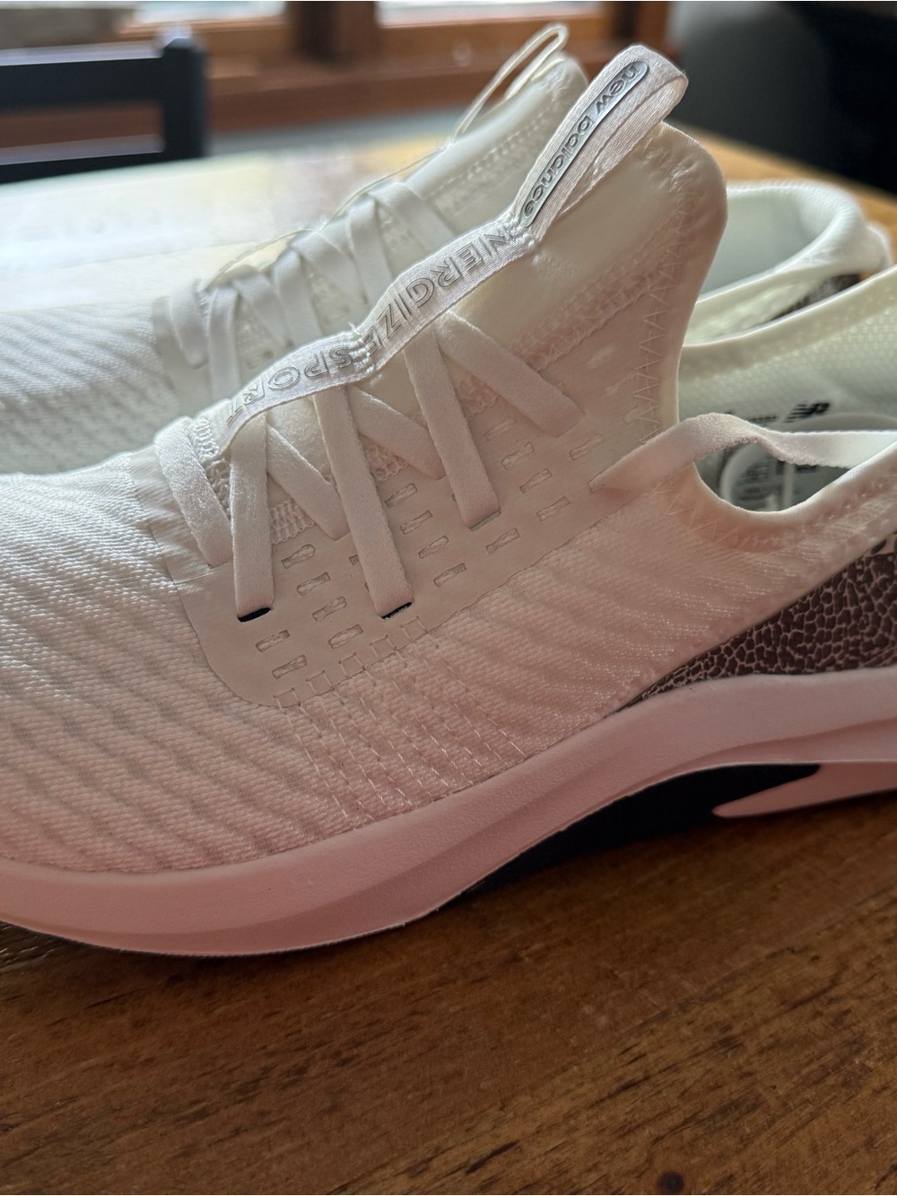 New Balance Women’s NEW NO BOX size 9.5 Dynasoft Nergize sport v2 sea salt black